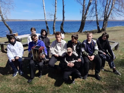 Реконструкция праздника народного календаря "Красная горка" Реконструкция праздника народного календаря "Красная горка"